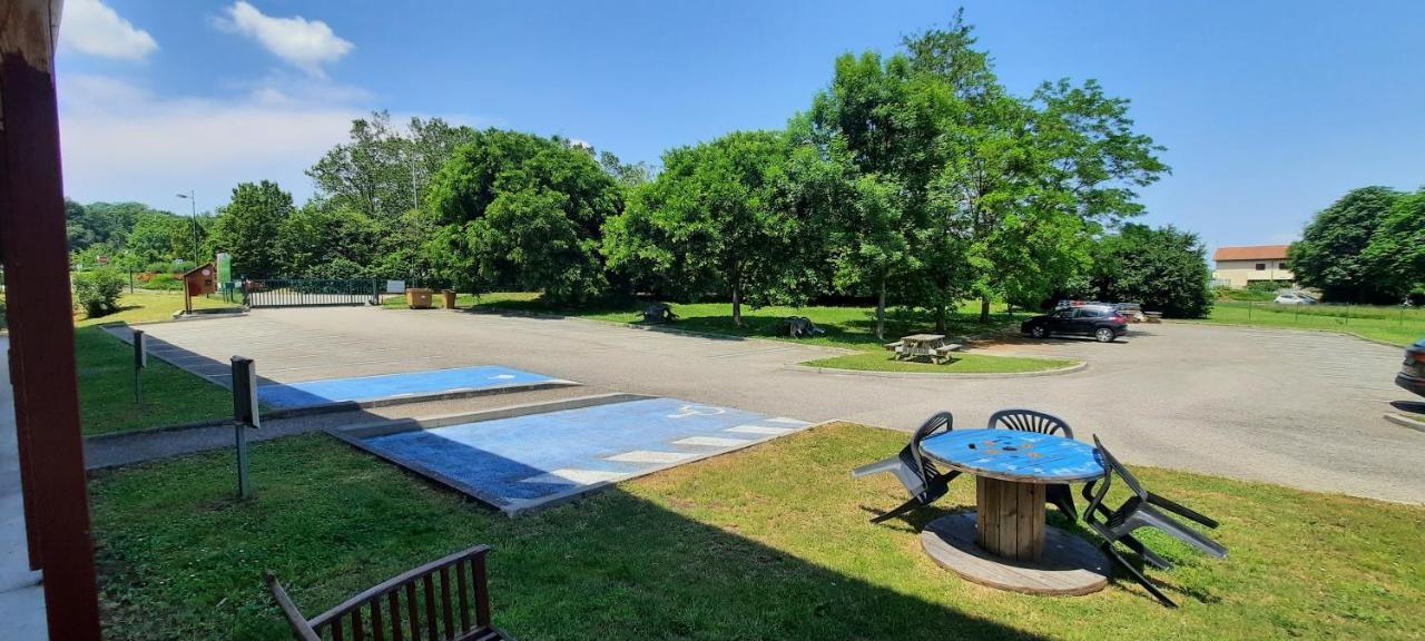 Hotel Lemand Lyon Est - Villefontaine Eksteriør bilde